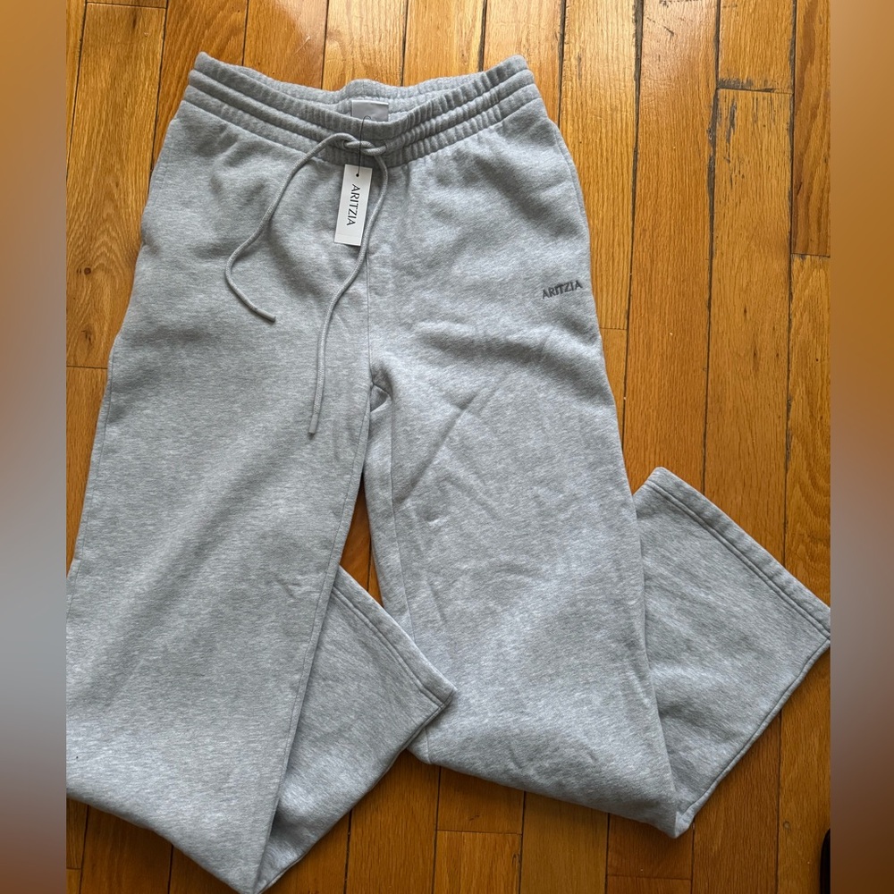 Aritzia straight leg sweatpants
